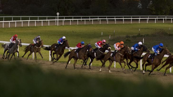 Horse racing action at Chelmsford 